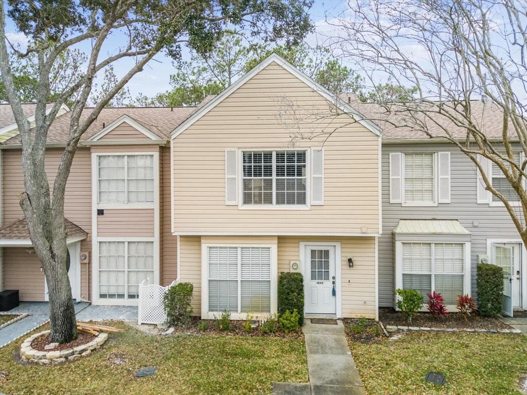 16312 RAMBLING VINE DRIVE W TAMPA, FL 33624