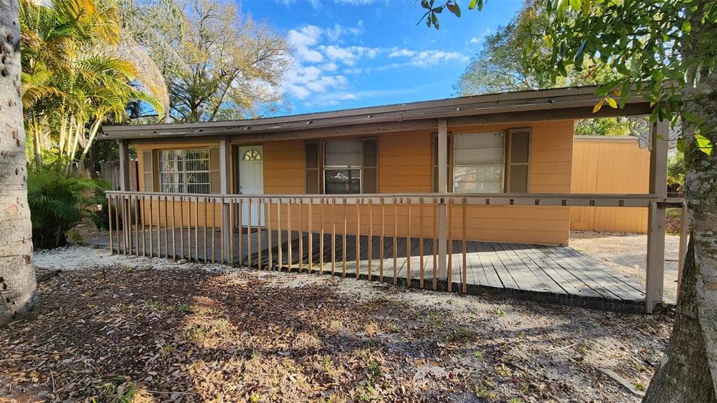 8702 FOUNTAIN AVENUE TAMPA, FL 33615