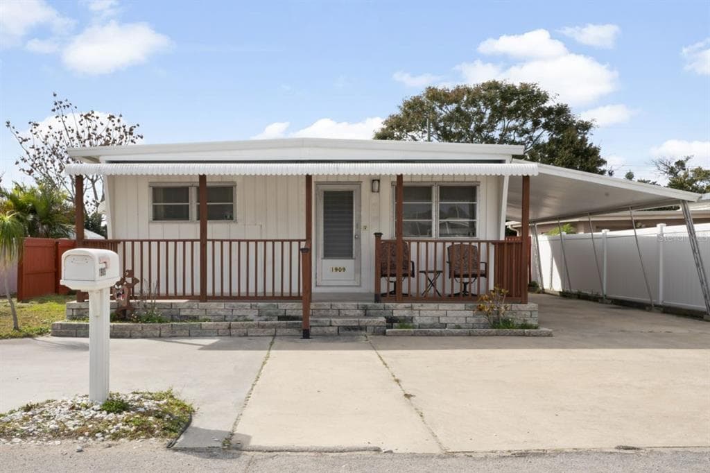 1909 KEPNER DRIVE HOLIDAY, FL 34691