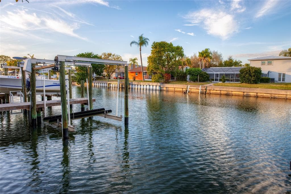 8725 BAY POINTE DRIVE TAMPA, FL 33615