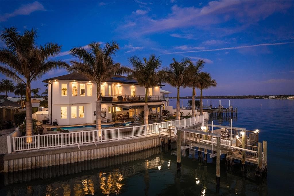 144 ALETA DRIVE BELLEAIR BEACH, FL 33786
