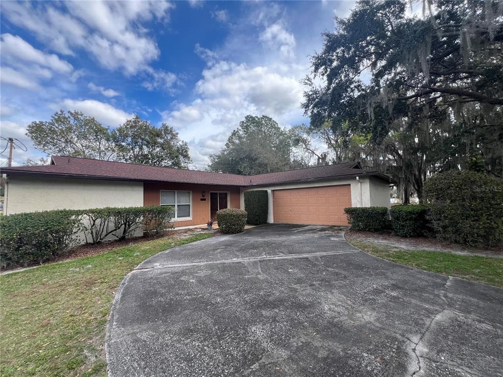 807 LORENA ROAD LUTZ, FL 33548