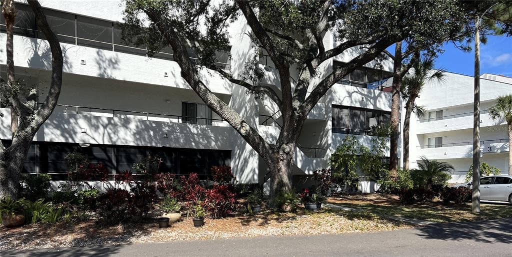 2593 COUNTRYSIDE BOULEVARD UNIT 7110 CLEARWATER, FL 33761