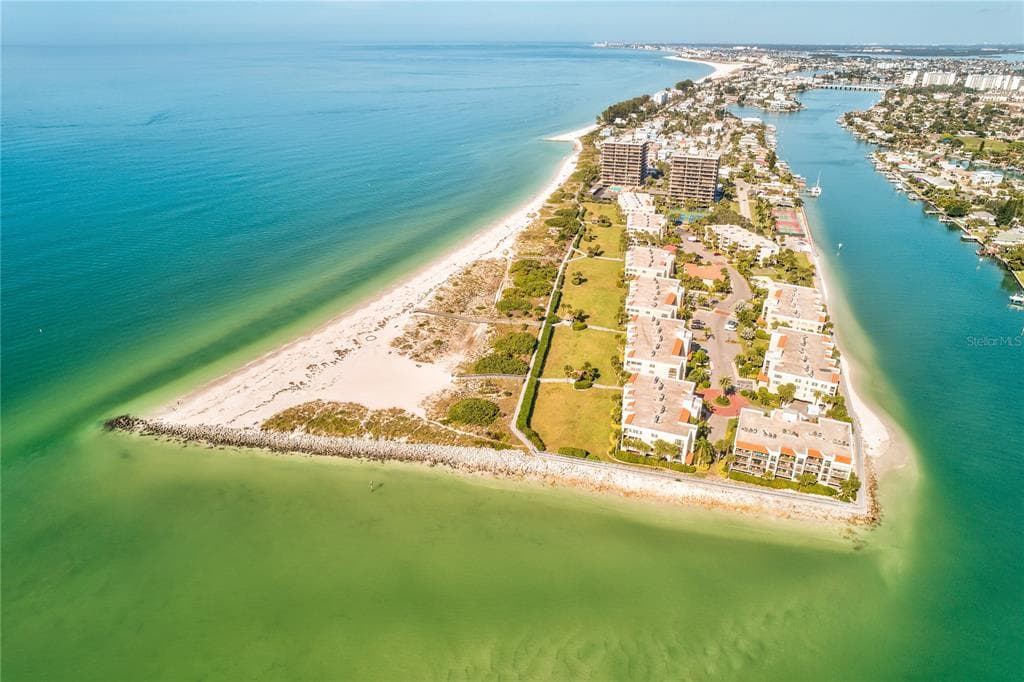 7467 BAYSHORE DRIVE UNIT 301 TREASURE ISLAND, FL 33706