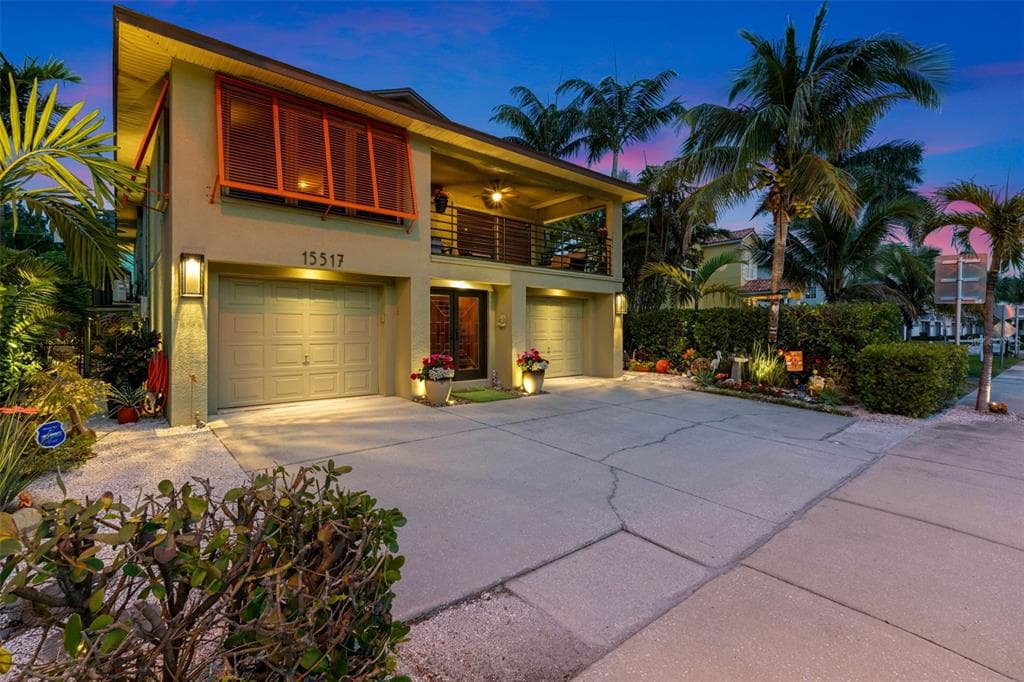15517 GULF BOULEVARD REDINGTON BEACH, FL 33708