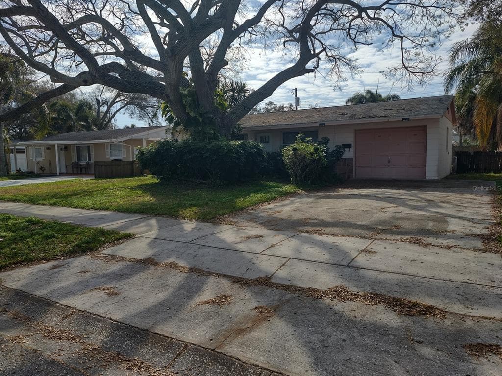6968 80TH AVENUE N PINELLAS PARK, FL 33781