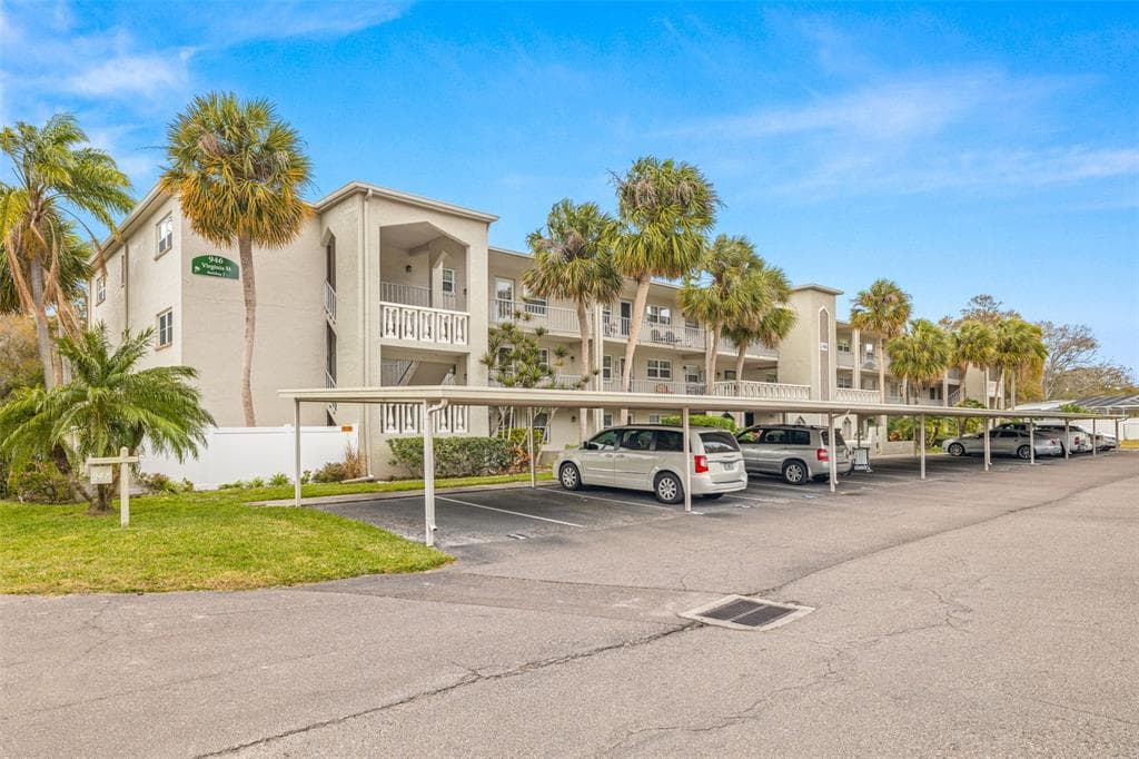 946 VIRGINIA STREET UNIT 107 DUNEDIN, FL 34698