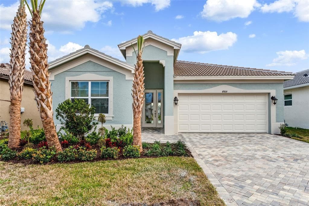4909 SIENNA ISLES AVENUE WIMAUMA, FL 33598