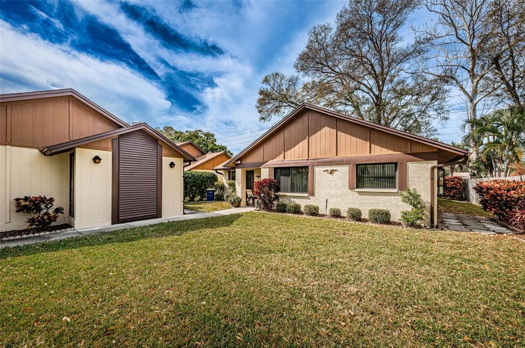 2574 BAY BERRY DRIVE CLEARWATER, FL 33763