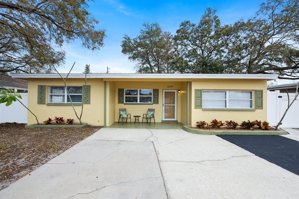 2169 CAPRI DRIVE CLEARWATER, FL 33763