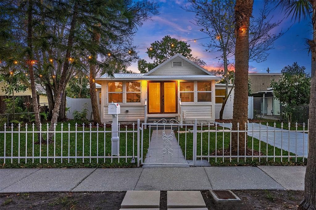 2431 44TH STREET S ST PETERSBURG, FL 33711