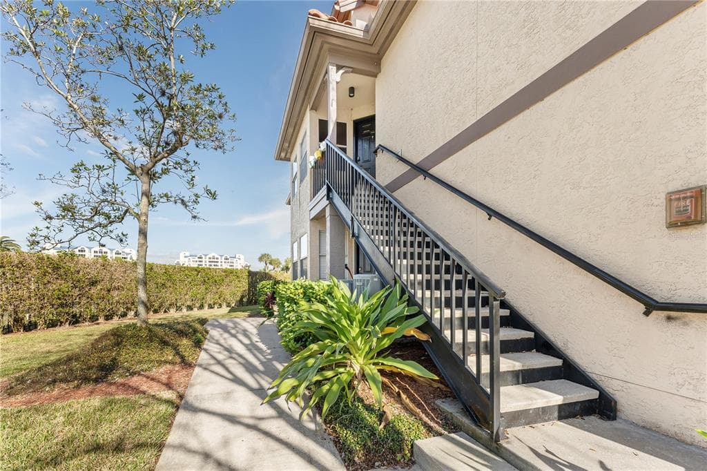 2400 FEATHER SOUND DRIVE UNIT 1421 CLEARWATER, FL 33762