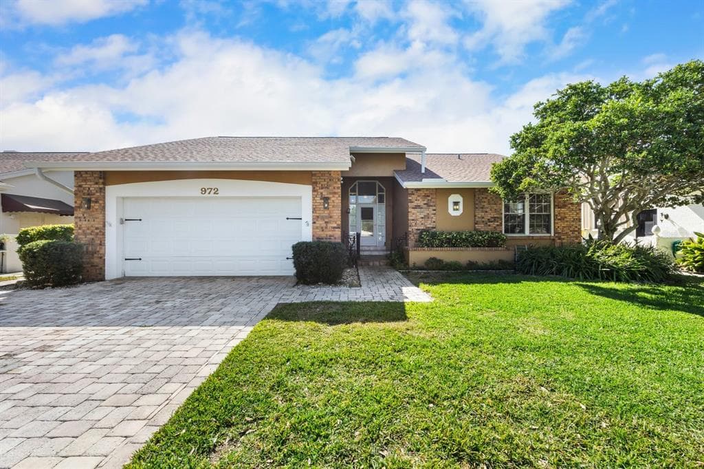 972 GASPARILLA DRIVE NE