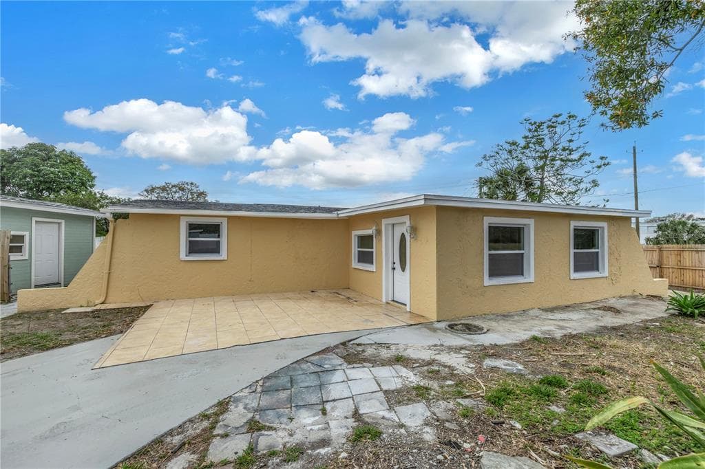 4546 W BURKE STREET TAMPA, FL 33614