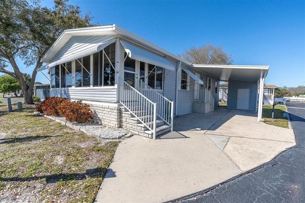 7801 34TH AVENUE N UNIT 38 ST PETERSBURG, FL 33710