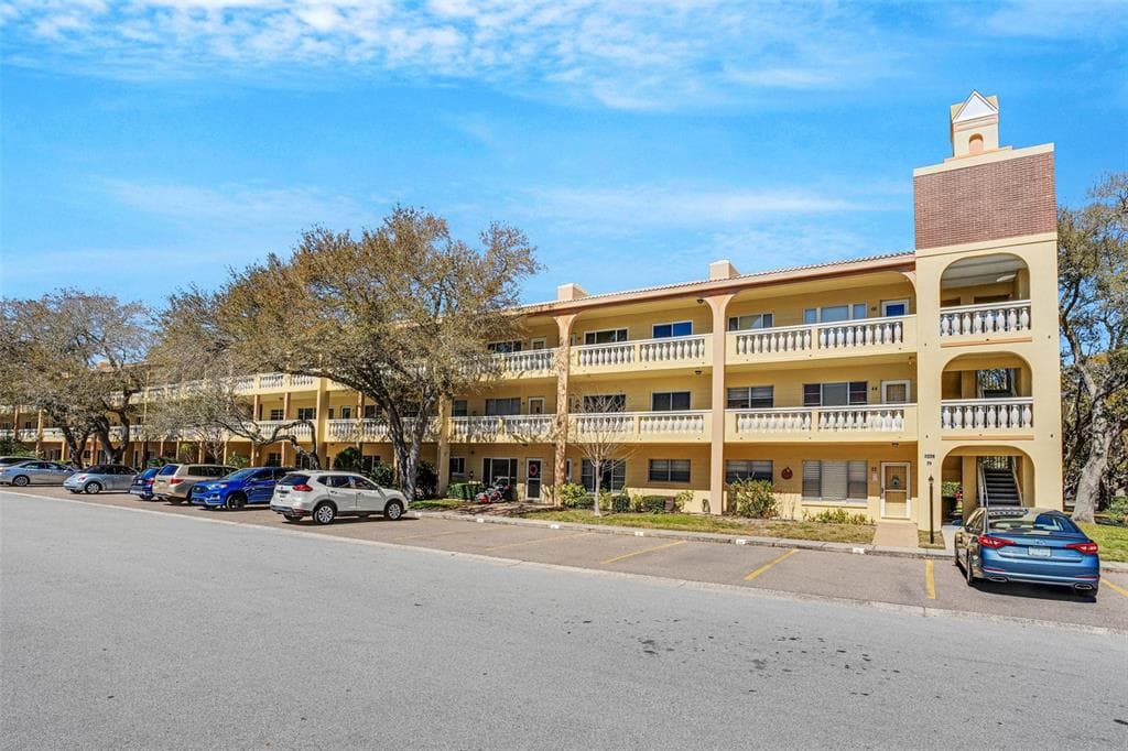 2226 SWITZERLAND WAY UNIT 18 CLEARWATER, FL 33763
