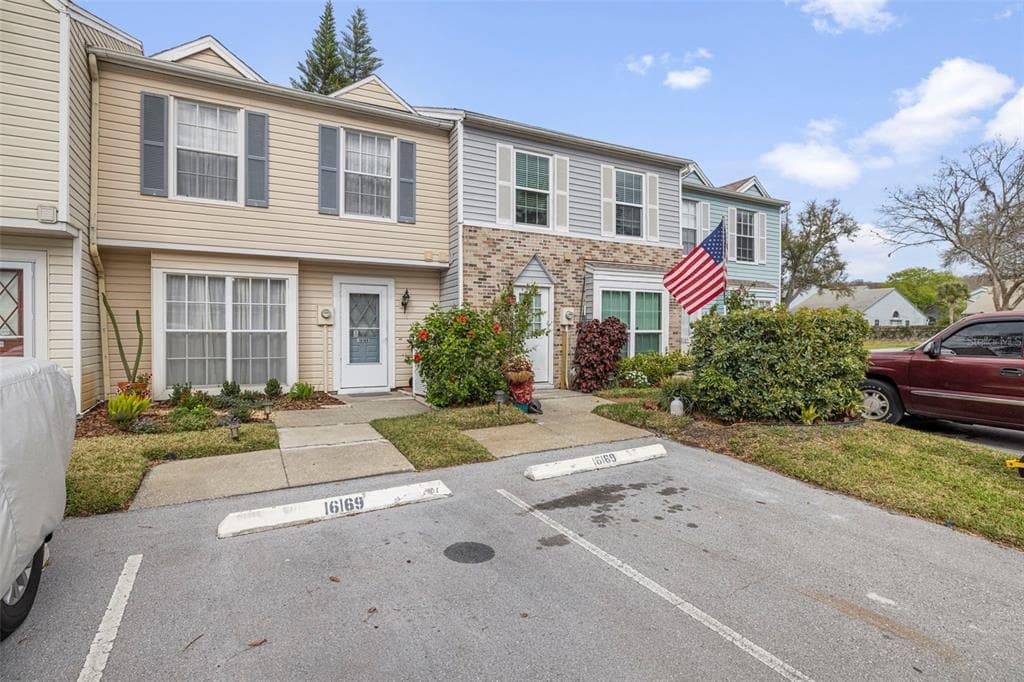 16169 RAMBLING VINE DRIVE E TAMPA, FL 33624