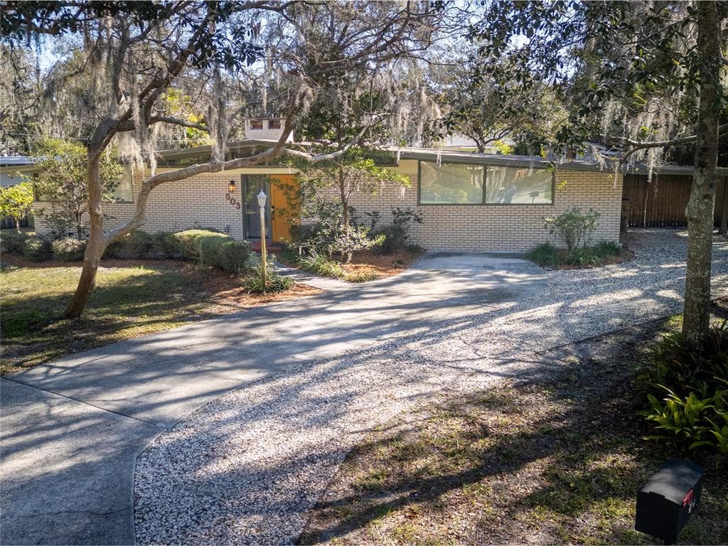 503 FERN CLIFF AVENUE