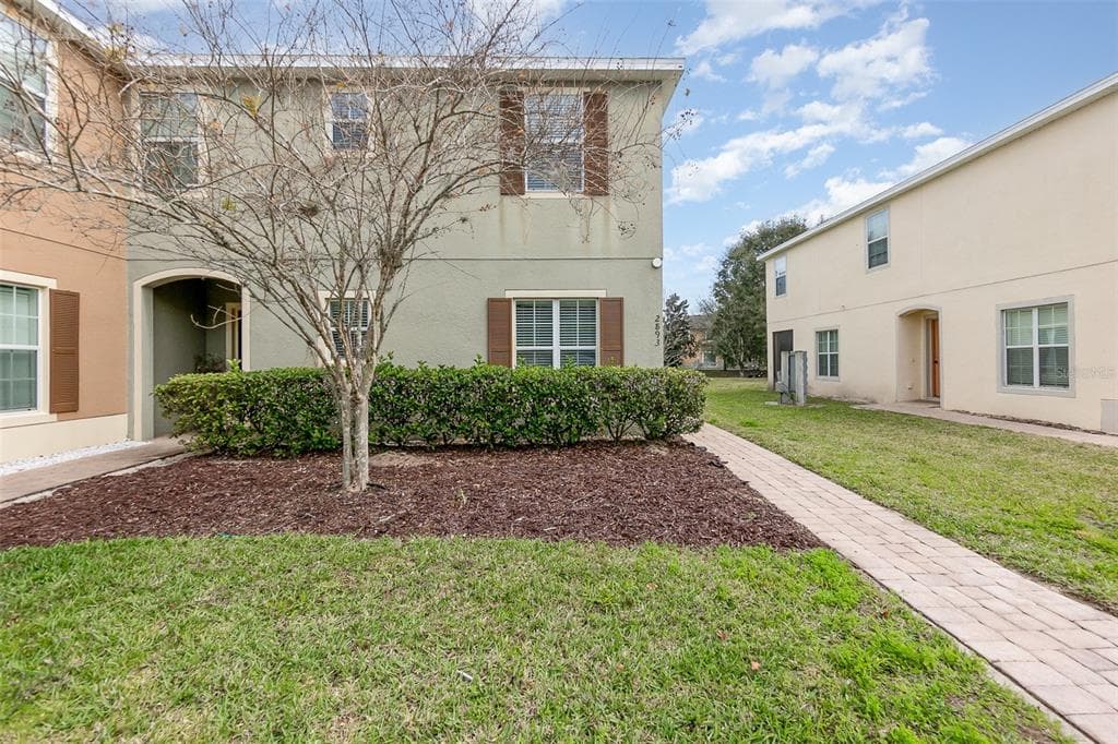 2893 SUNSTONE DRIVE KISSIMMEE, FL 34758