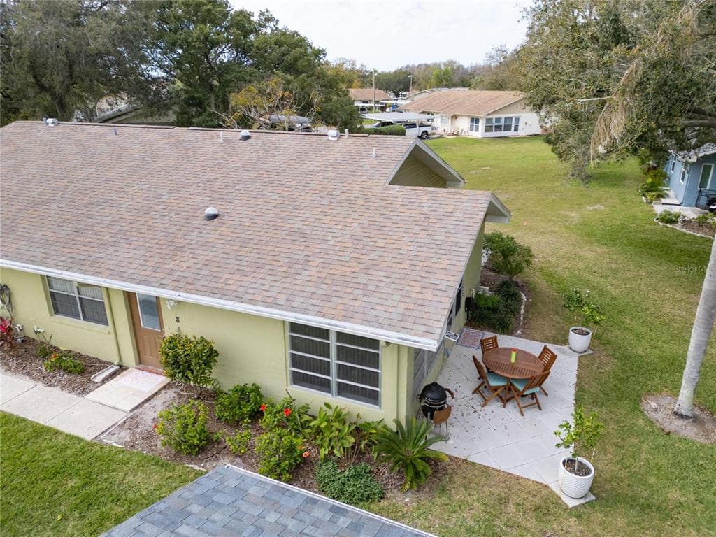 1904 CANTERBURY LANE UNIT 8 SUN CITY CENTER, FL 33573