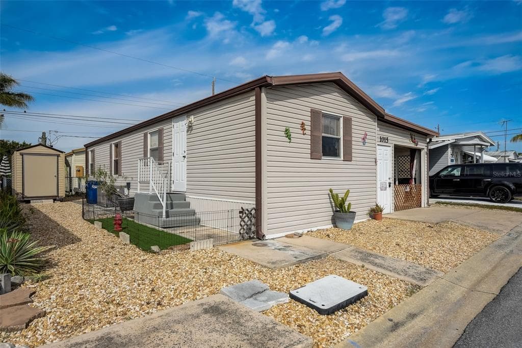1015 49TH AVENUE DRIVE W BRADENTON, FL 34207
