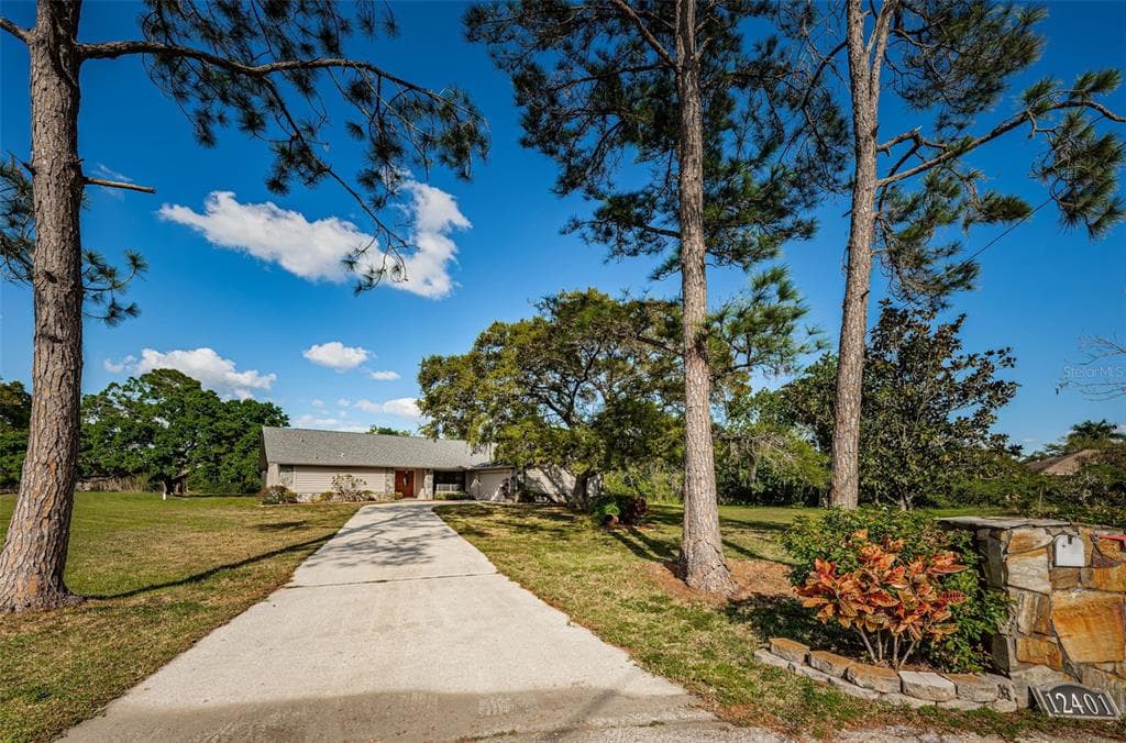 12401 PONY COURT TAMPA, FL 33626