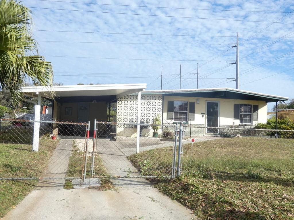 8702 IRONWOOD AVENUE TAMPA, FL 33619