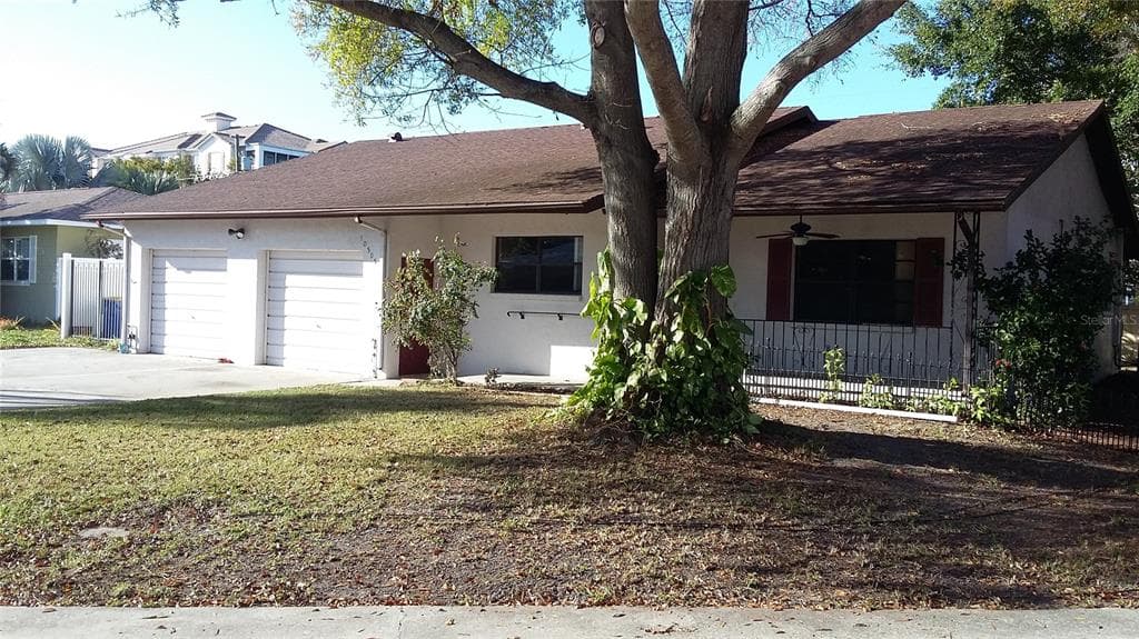 10501 LAKE VISTA DRIVE SEMINOLE, FL 33772