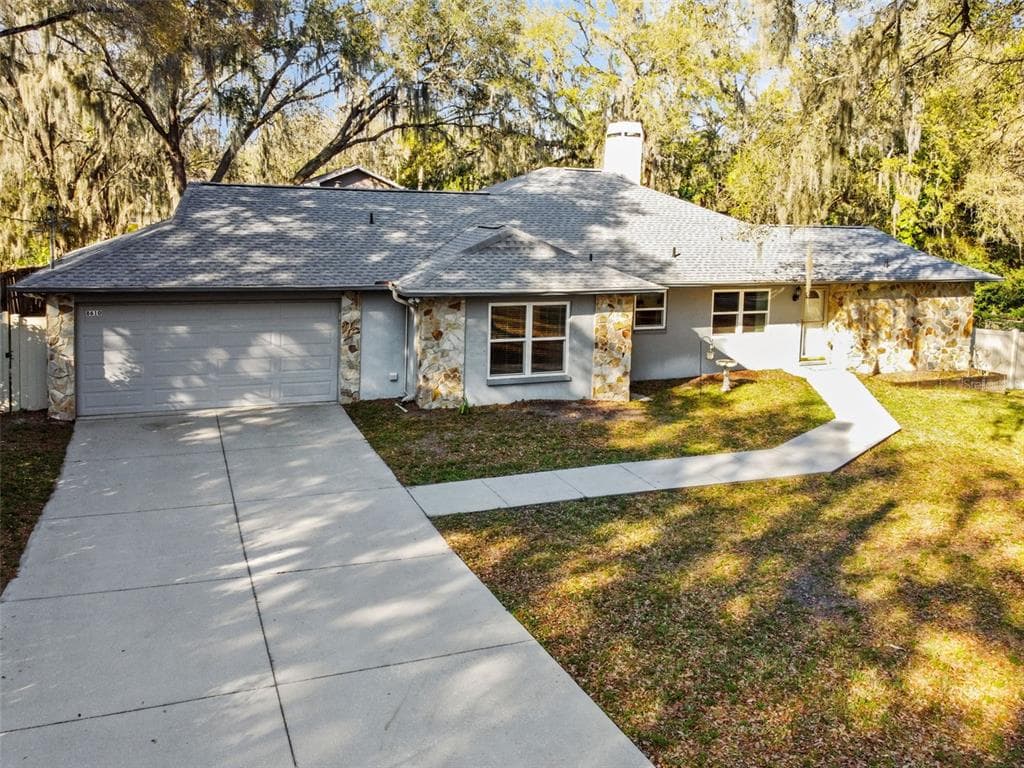 8610 HIBISCUS DRIVE