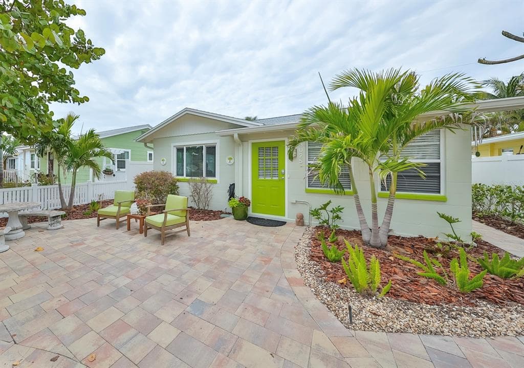 3025 DUPONT STREET S GULFPORT, FL 33707