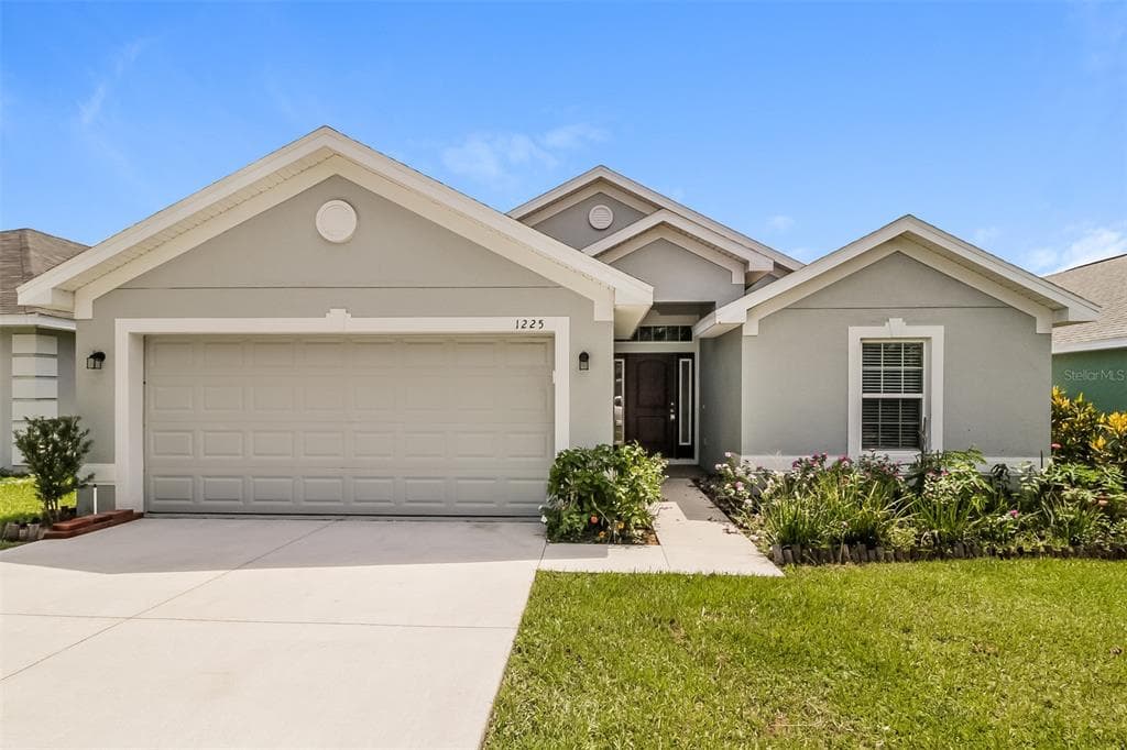 1225 LONGVILLE CIRCLE TAVARES, FL 32778