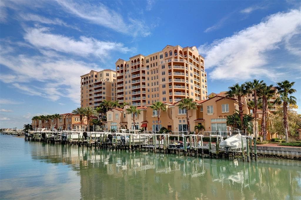 521 MANDALAY AVENUE UNIT 904 CLEARWATER, FL 33767