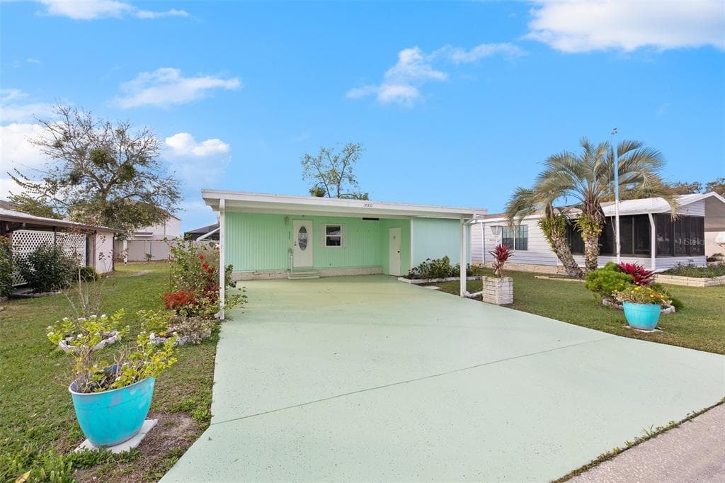 35152 LINDSEY LANE ZEPHYRHILLS, FL 33541