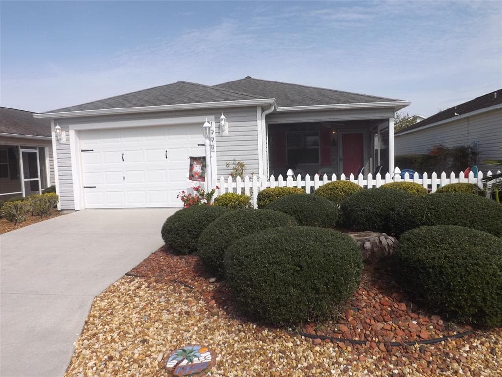 1999 KELMSCOTT STREET THE VILLAGES, FL 32162