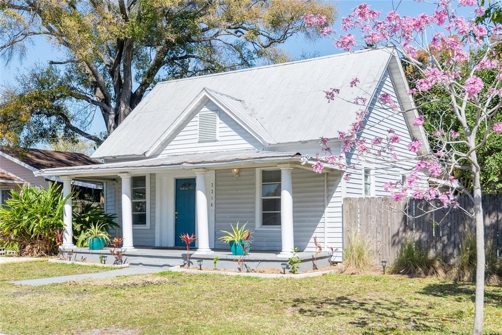 2216 THRACE STREET TAMPA, FL 33605