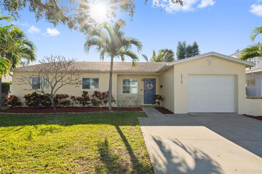 2010 BAYOU GRANDE BOULEVARD NE ST PETERSBURG, FL 33703