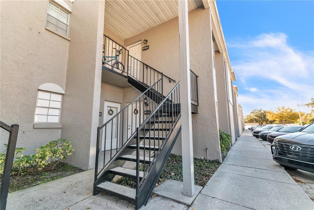 4511 S OAK DRIVE UNIT R32A TAMPA, FL 33611