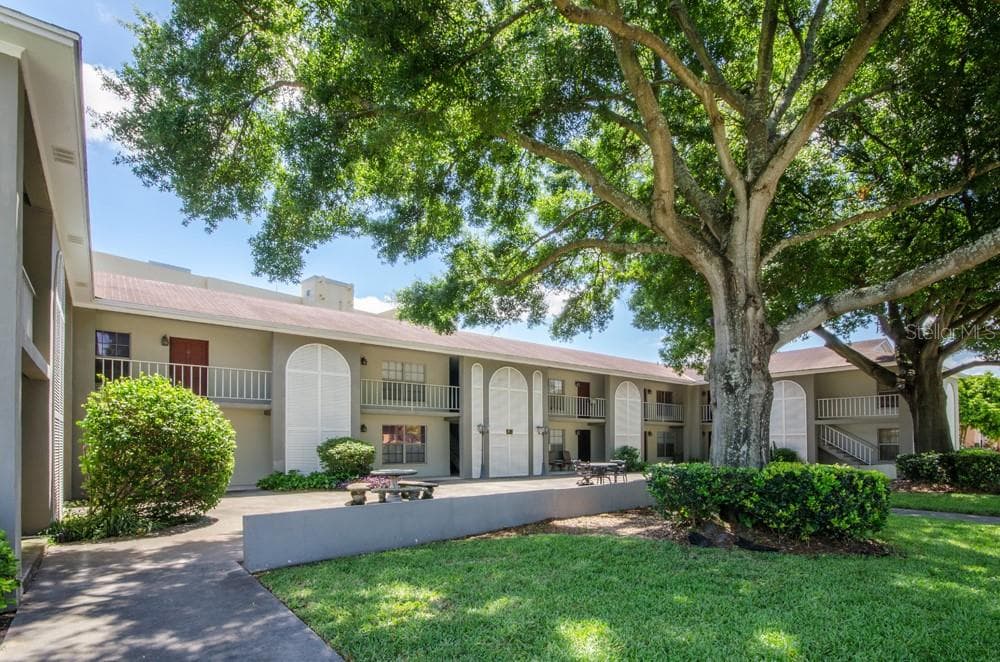 155 E DAVIS BOULEVARD UNIT 02 TAMPA, FL 33606