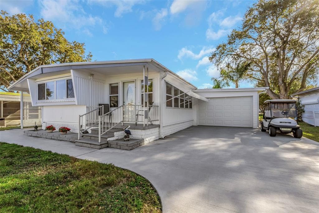 294 COLONIAL BOULEVARD UNIT 48 PALM HARBOR, FL 34684