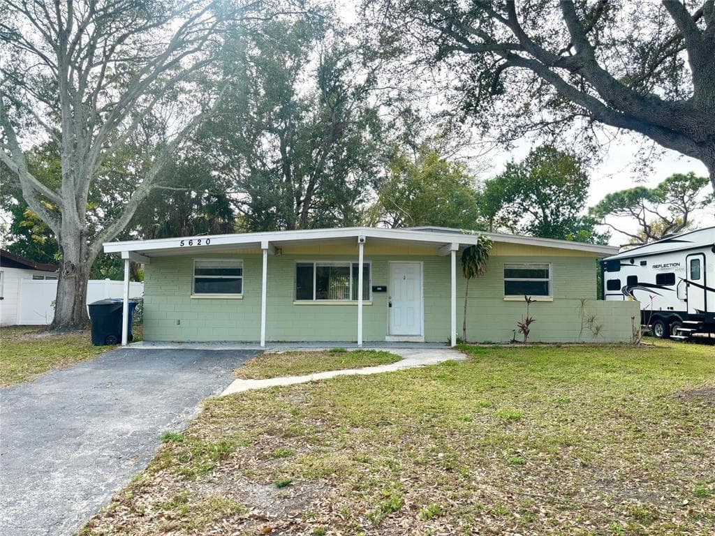 5620 HARDING BOULEVARD NE ST PETERSBURG, FL 33703