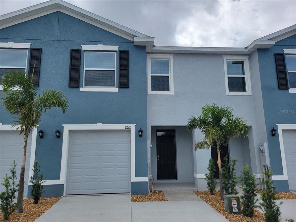 11961 HAMILTON AVENUE LARGO, FL 33774