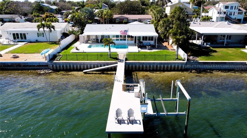 4098 COQUINA KEY DRIVE SE ST PETERSBURG, FL 33705