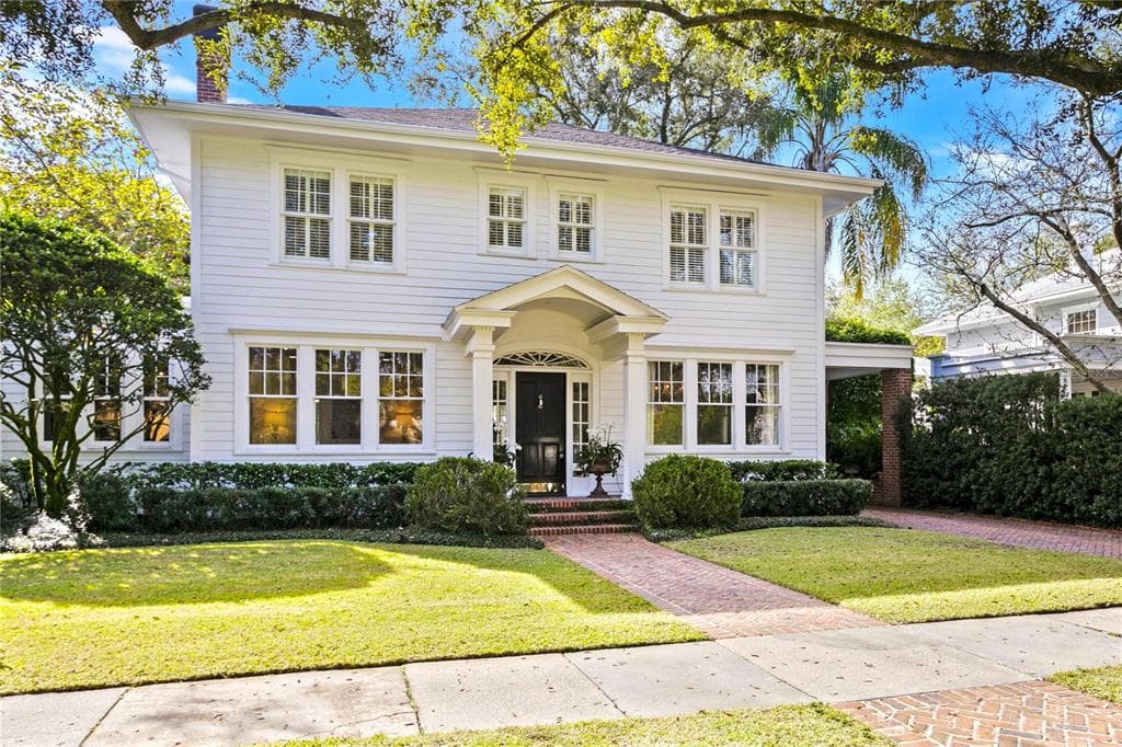 2626 W SUNSET DRIVE TAMPA, FL 33629