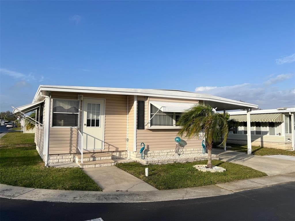 11300 124TH AVENUE UNIT 123 LARGO, FL 33778