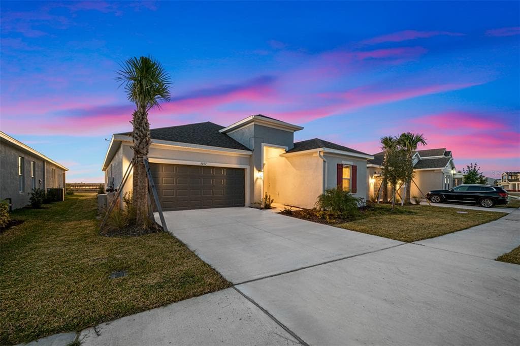 2077 RIPARIAN LANE WESLEY CHAPEL, FL 33543
