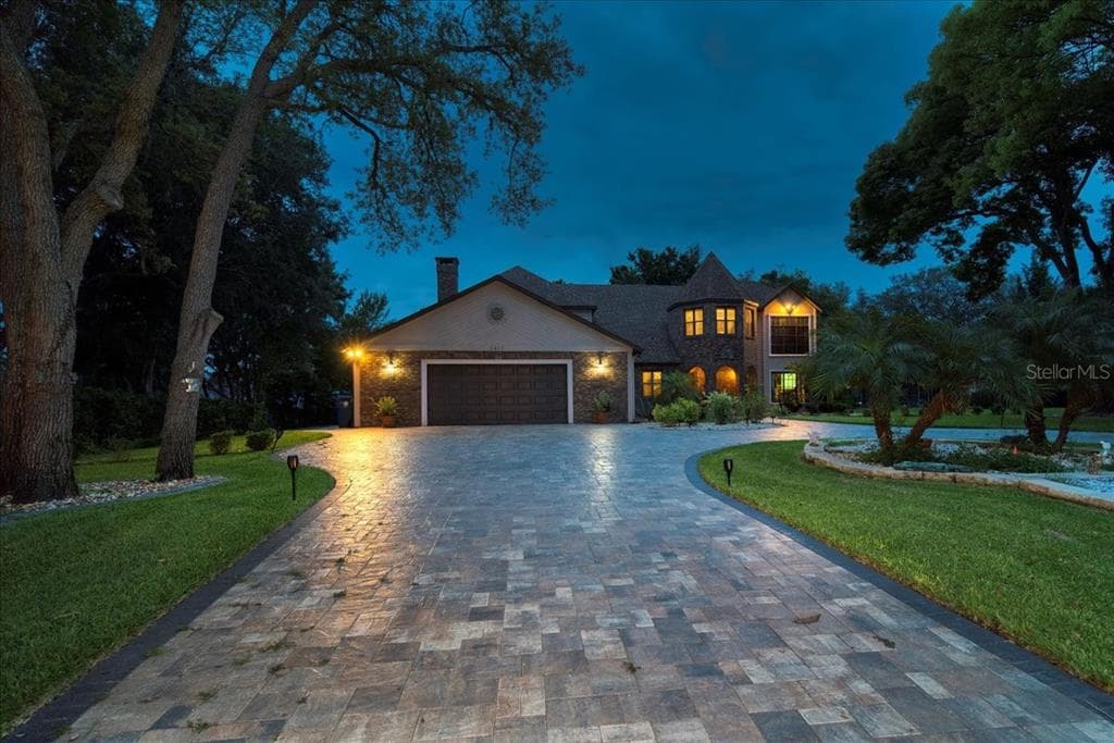 7513 OAK TREE LANE