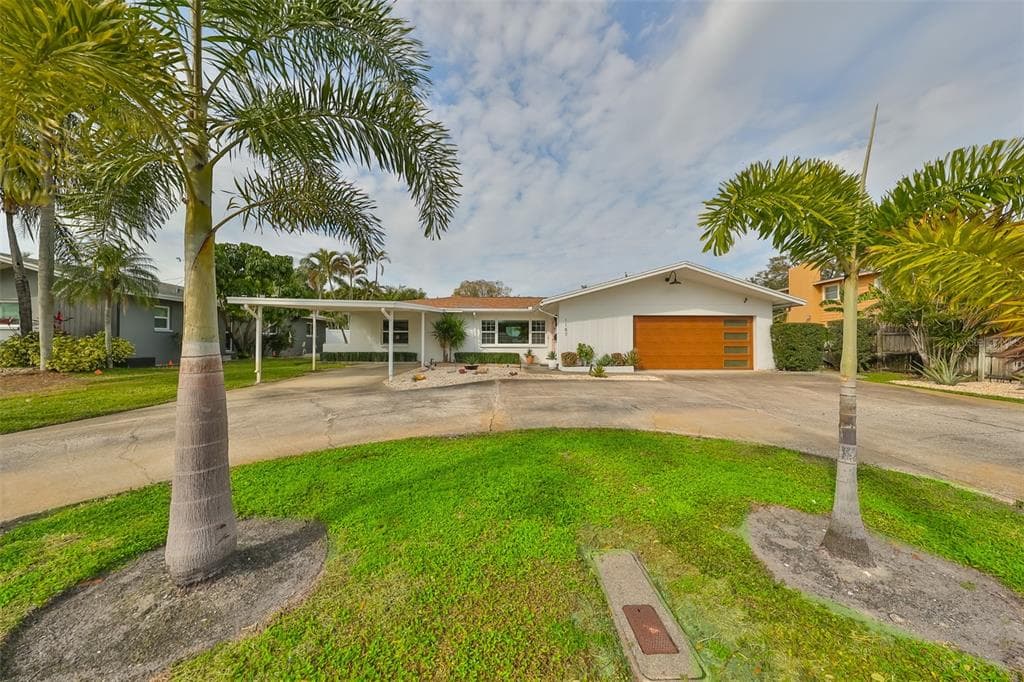 1187 40TH AVENUE NE ST PETERSBURG, FL 33703