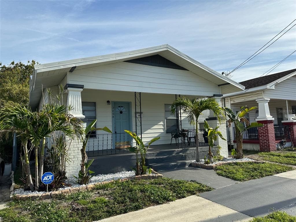 2404 CORRINE STREET TAMPA, FL 33605