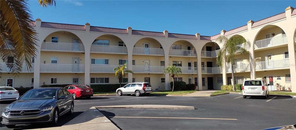 2258 WORLD PARKWAY BOULEVARD W UNIT 6 CLEARWATER, FL 33763