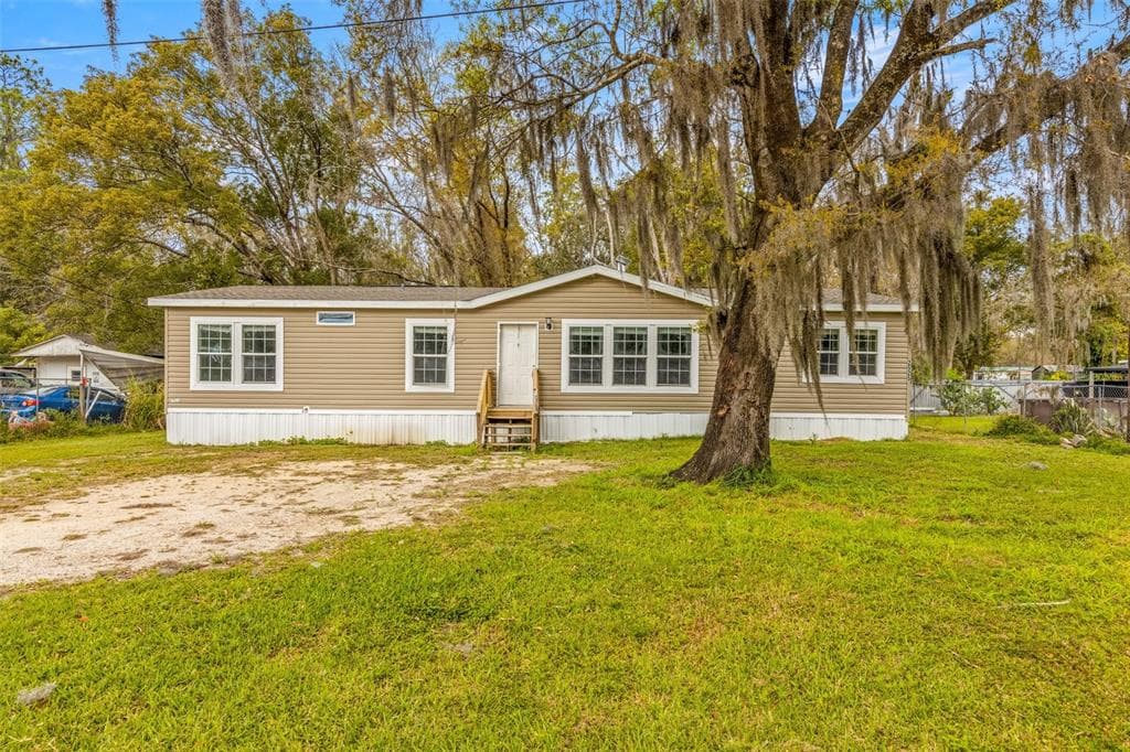 2525 CRESAP STREET LAKELAND, FL 33815